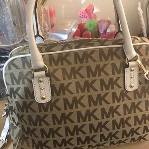 Michael Kors Large Signature Satchel